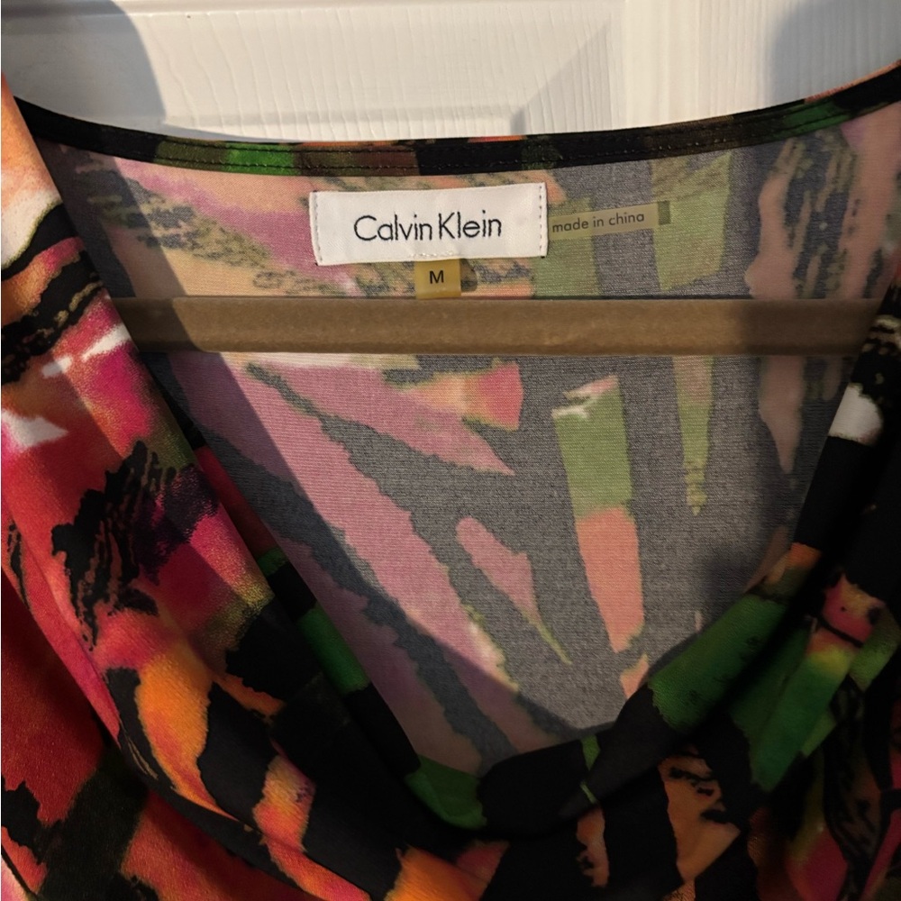 Calvin Klein Vibrant Abstract Tank Top - Picture 3 of 3